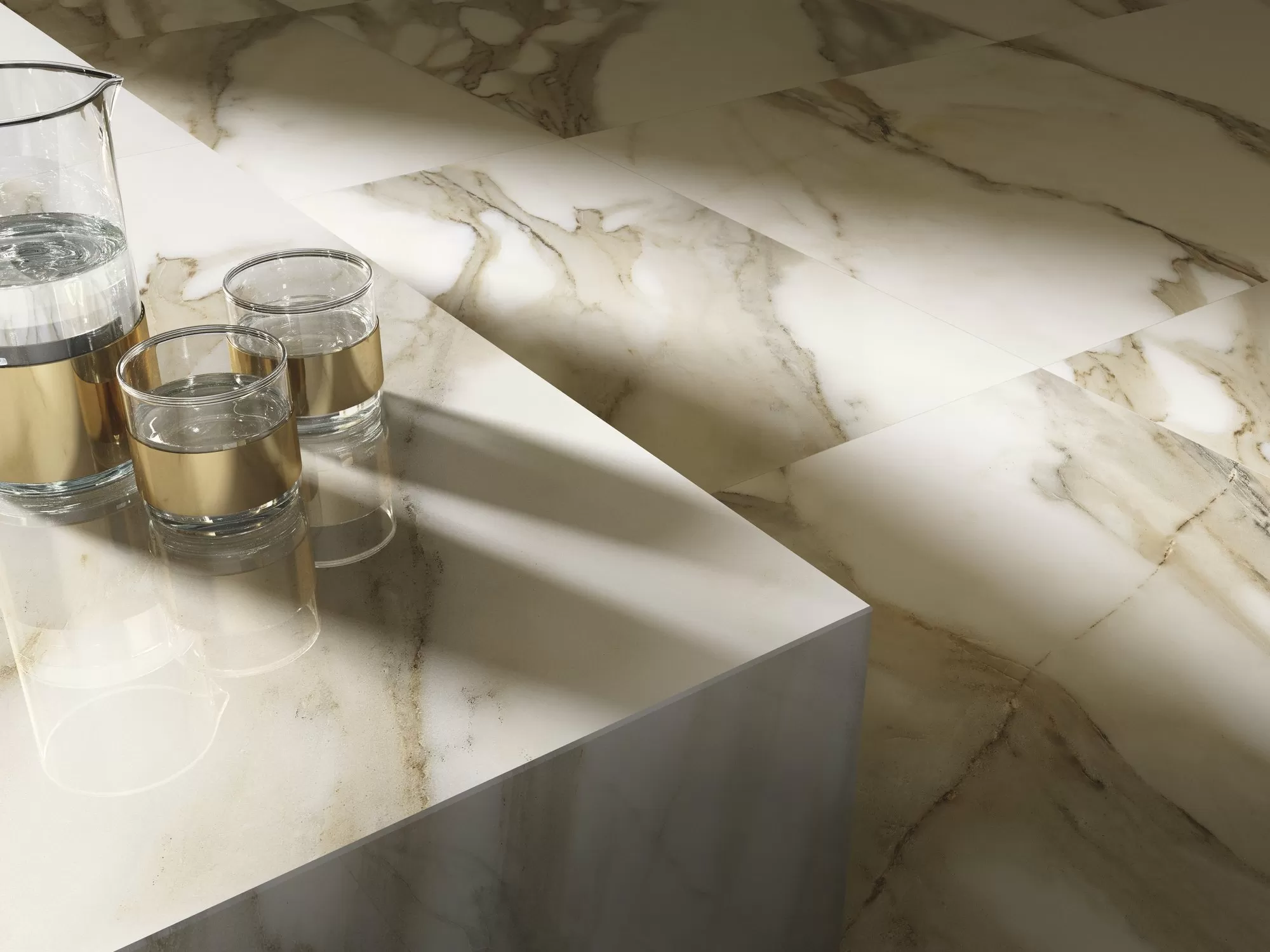 Плитка Calacatta Hexa Matt 31.6x90